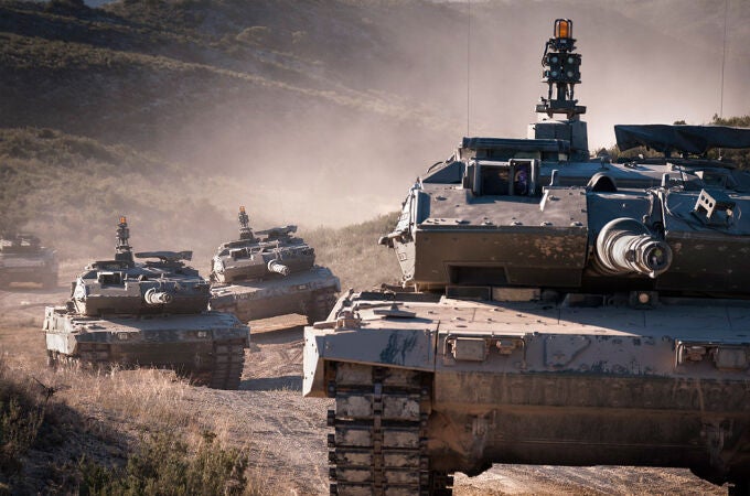 Carros de combate Leopard, integrados en la organización de la División Castillejos