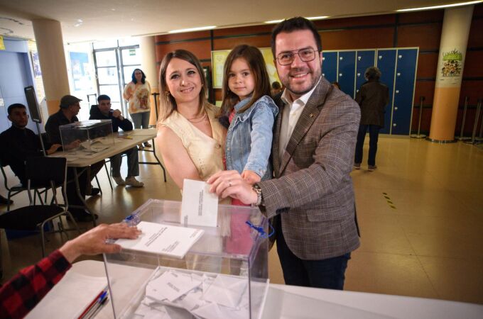 Pere Aragonès ha votado en un colegio de Parets del Vallès