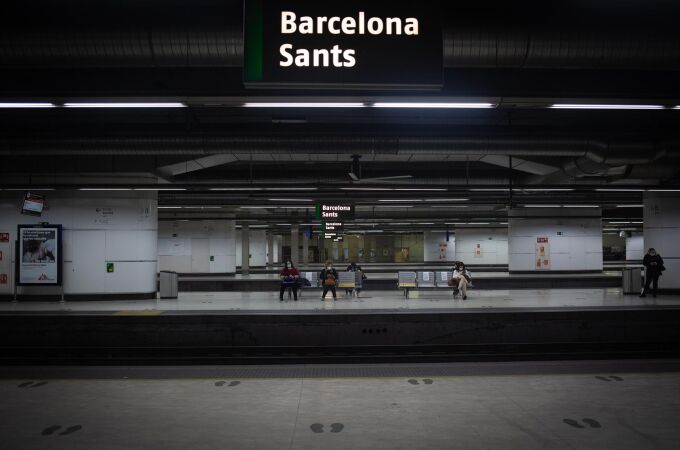 VÍDEO: AMP.- Avería generalizada en los trenes de Rodalies en Catalunya por robo de cobre