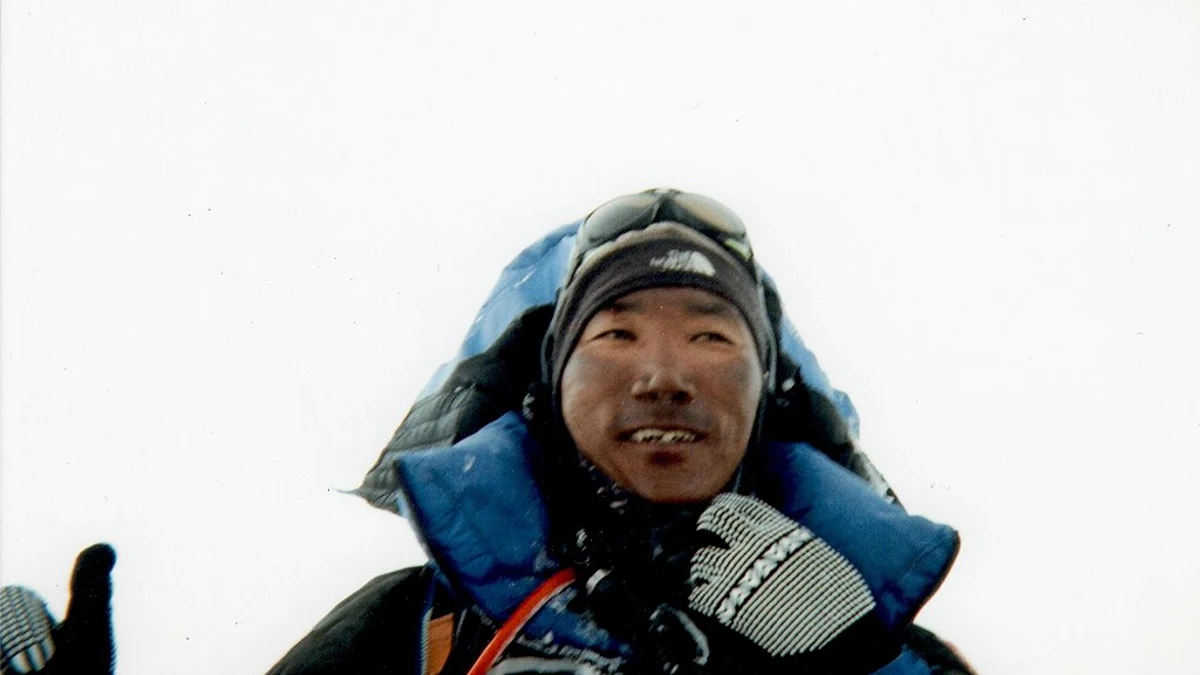 ¿Es difícil escalar el Everest? Este alpinista lo ha hecho ya 29 veces (y va a por las 30)