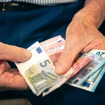 Los jubilados reciben su pensión en función de los años que hayan cotizado a la Seguridad Social y el IRPF que le era cobrado