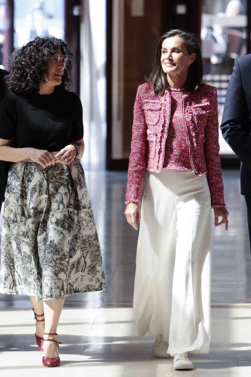 La Reina Letizia y su look en Oviedo.