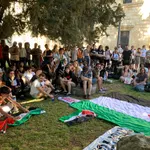 La Universidad de Sevilla da facilidades a los acampados por Palestina: luz, agua y servicios 24 horas