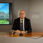 El portavoz del Gobierno Local, Manuel Villar, en rueda de prensa hoy en Alicante