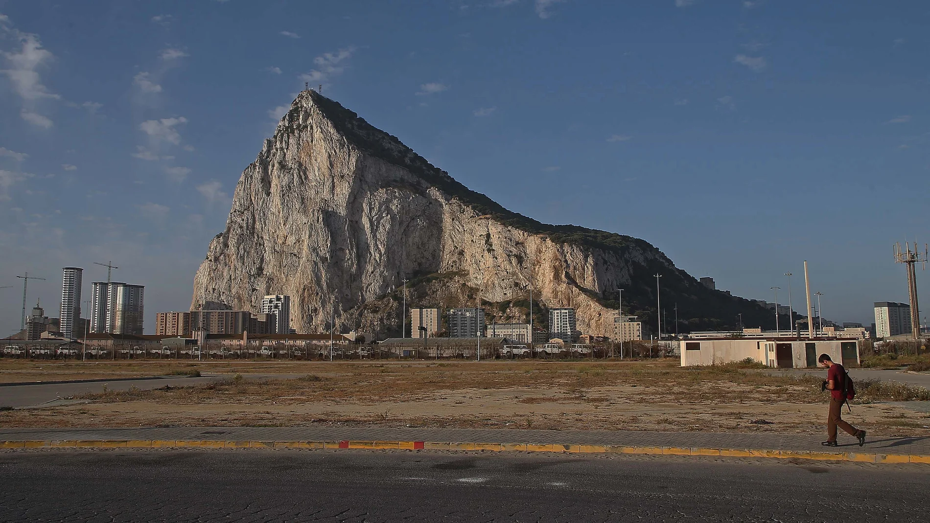 El territorio de Gibraltar ha provocado conflictos, desacuerdos o debilidad en las relaciones diplomáticas entre Reino Unido y España durante siglos