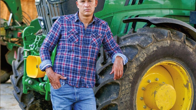 Skechers Announces Global Footwear Partnership With John Deere