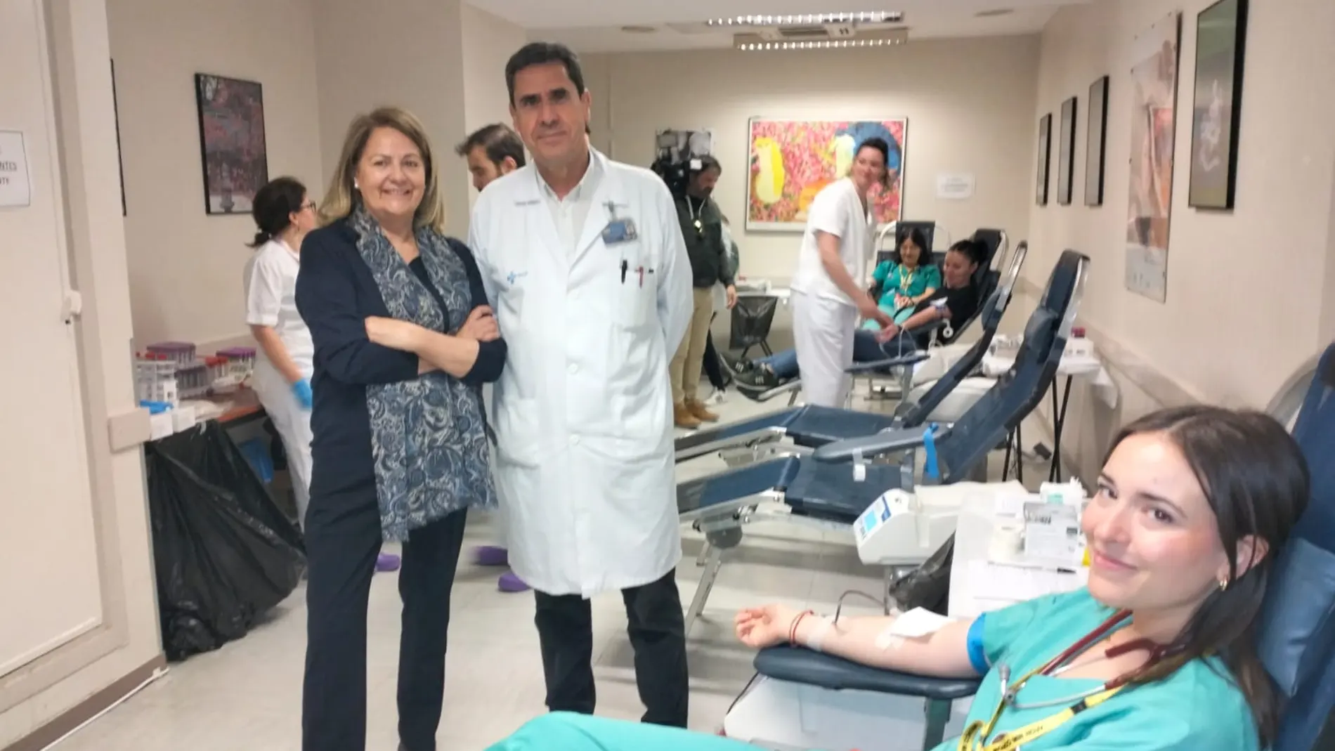 La directora del Centro de Hemoterapia y Hemodonación, Lydia Blanco, informa sobre la maratón de donaciones de sangre que se celebra en el Hospital Clínico Universitario de Valladolid
