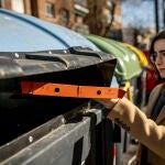 Contenedores de basura y de reciclaje