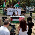 La Universitat suspende las clases en Filosofía esta mañana tras el encierro propalestino