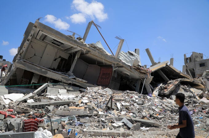Edificio destruido por un bombardeo del Ejército de Israel contra la ciudad de Jan Yunis, en el sur de la Franja de Gaza