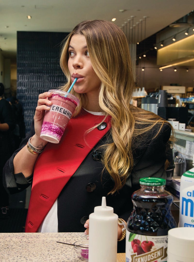 Sofia Richie con su propio smoothie de Erewhon: Sofia’s Sweet Cherry