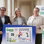 Ismael Pérez, Irene Carvajal y Araceli de las Heras en la presentación del cupón