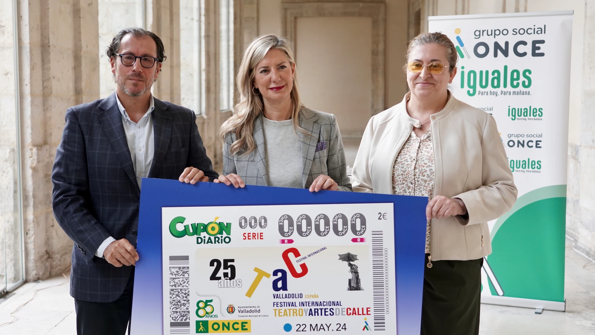 Ismael Pérez, Irene Carvajal y Araceli de las Heras en la presentación del cupón