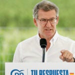 Feijóo promete a los agricultores defenderlos en la UE y reducir el entramado burocrático