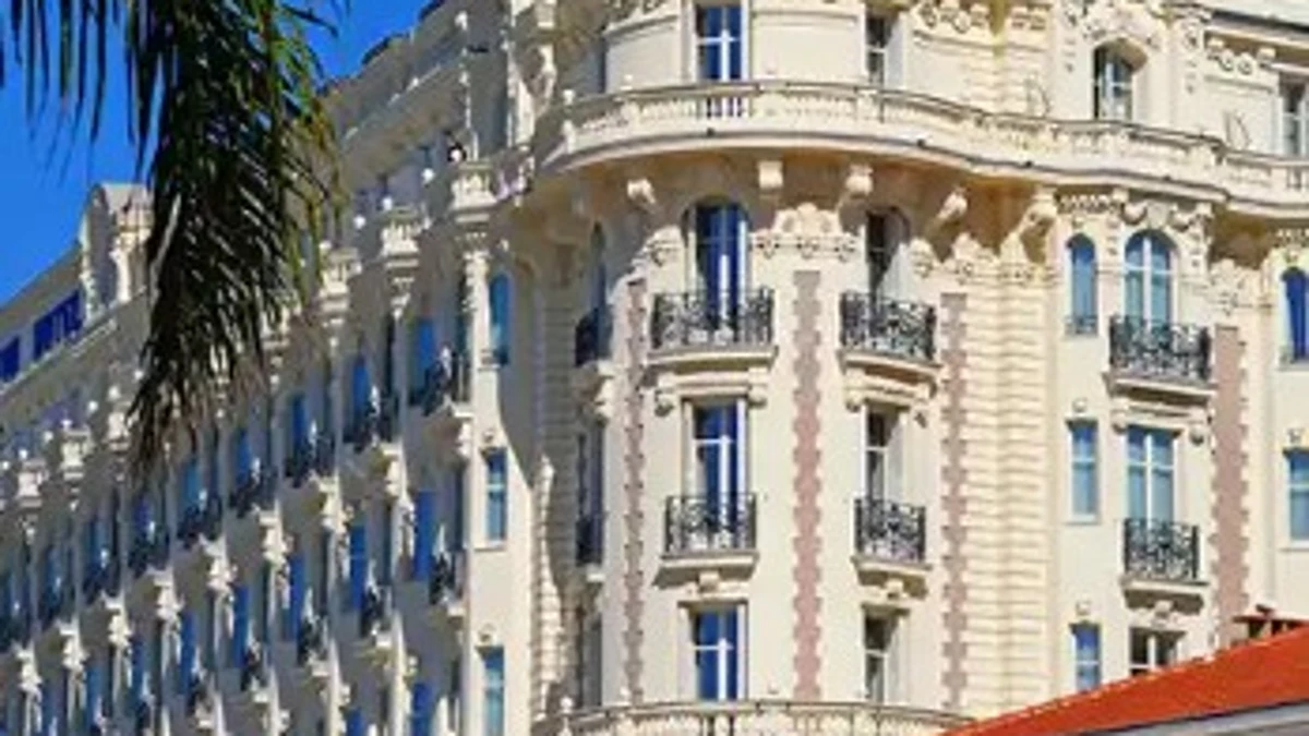 Sustraen diamantes por valor de 1,7 millones a una turista estadounidense en el hotel Carlton de Niza