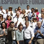 Alberto Núñez Feijóo y Juanma Moreno, en Málaga junto a varios alcaldes populares