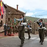 Homenaje a la bandera y desfile militar en el municipio más antiguo de España, Brañosera
