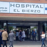 Suárez-Quiñones visita a los heridos en el Hospital de El Bierzo