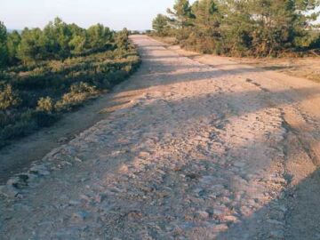 Vía Augusta es la calzada de la época del Imperio Romano más larga de Europa y unía Hispania con Roma desde Cádiz a los Pirinéos