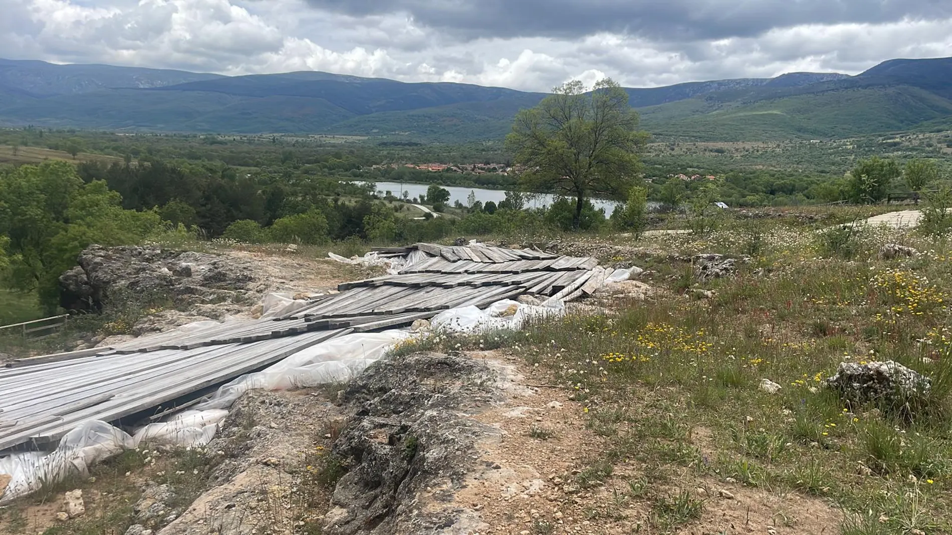 Excavaciones en el Valle de los neandertales, en Pinilla del Valle