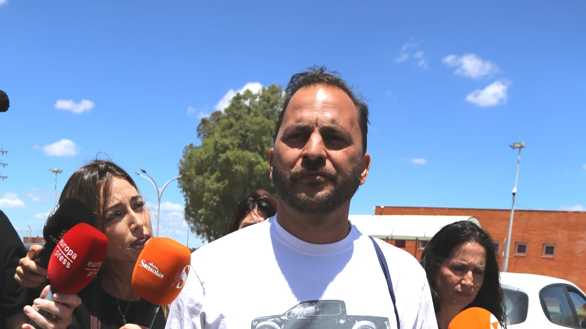 Las primeras horas de libertad para Antonio Tejado: Una reunión familiar en el centro de Sevilla
