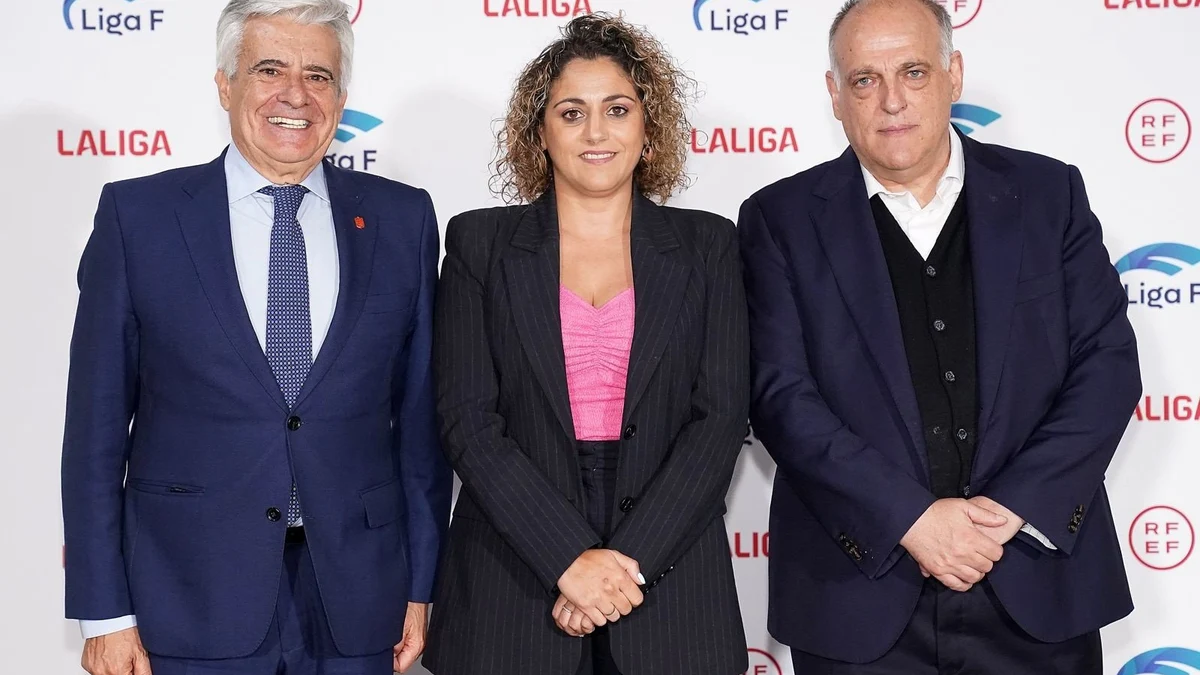 Un acuerdo histórico para llevar la paz al fútbol español