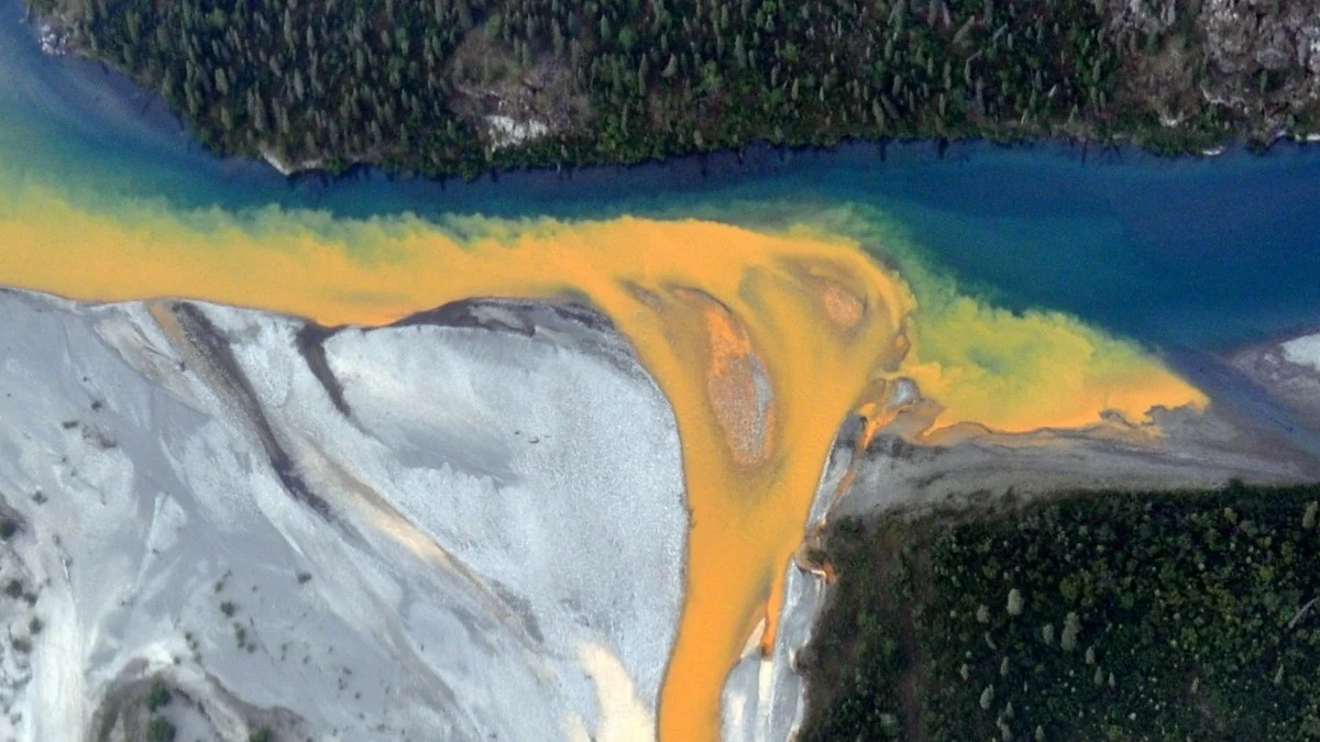 El rincón del planeta donde los ríos están cambiando del azul cristalino al naranja turbio