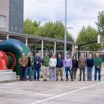  Foto de familia CIFP e Iberdrola junto al grupo hidroeléctrico en el centro leonés