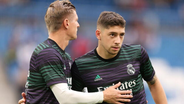 Valverde y Kroos durante un calentamiento