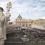 Los Museos Vaticanos expondrán juntas las túnicas de San Pedro y de San Juan