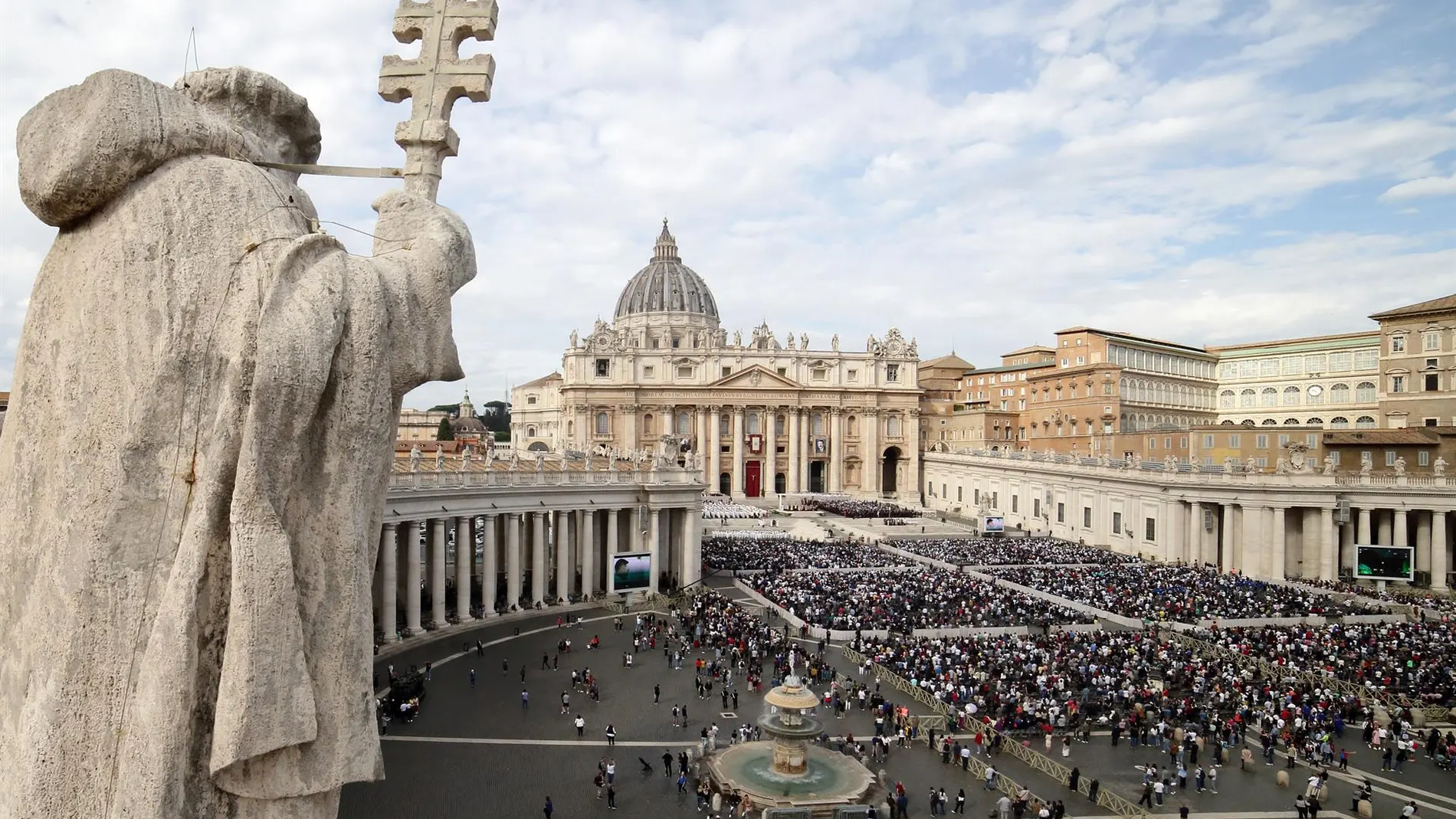 Los Museos Vaticanos expondrán juntas las túnicas de San Pedro y de San Juan