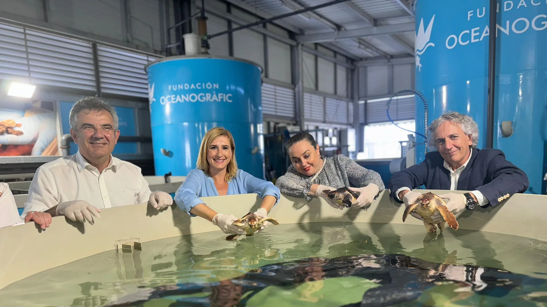 La consellera de Medio Ambiente de la Comunidad Valenciana y el consejero de la Región de Murcia han visitado el Oceanogràfic