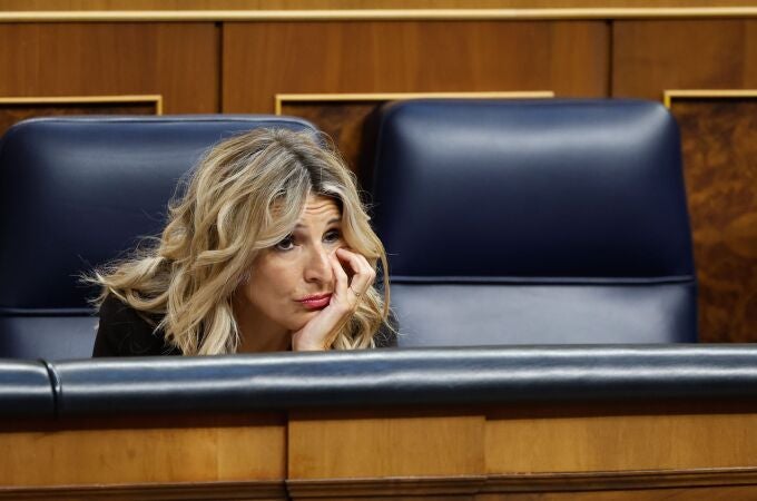 La vicepresidenta segunda del Gobierno y líder de Sumar, Yolanda Díaz, asiste al pleno del Congreso de los Diputados celebrado este miércoles. 