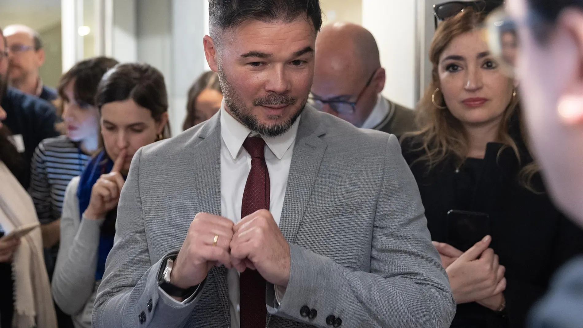 Rufián ve "tibia" la reacción del Gobierno ante Milei, aunque también cuestiona la actitud con Israel