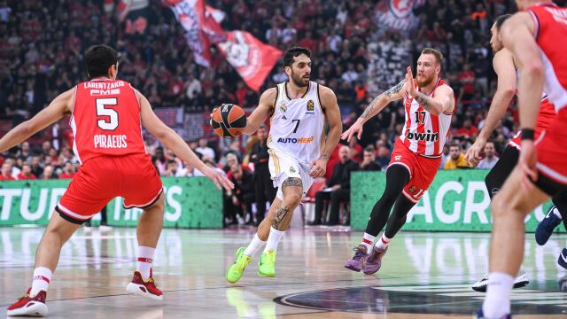 Campazzo frente a Olympiacos
