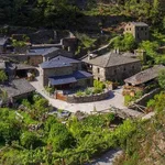 Descubre el encantador pueblo abandonado de Asturias que parece salido de un cuento