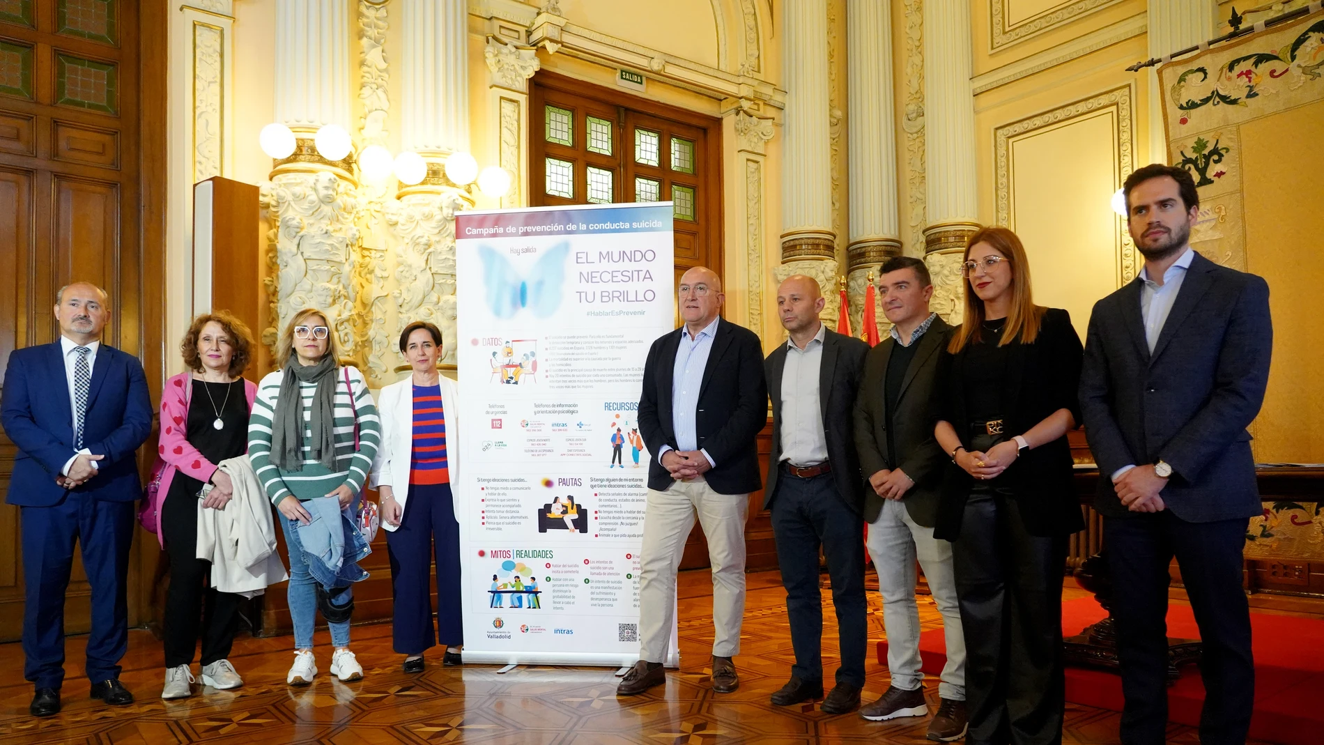 El alcalde de Valladolid, Jesús Julio Carnero, presenta la campaña "Hay salida. El mundo necesita tu brillo"