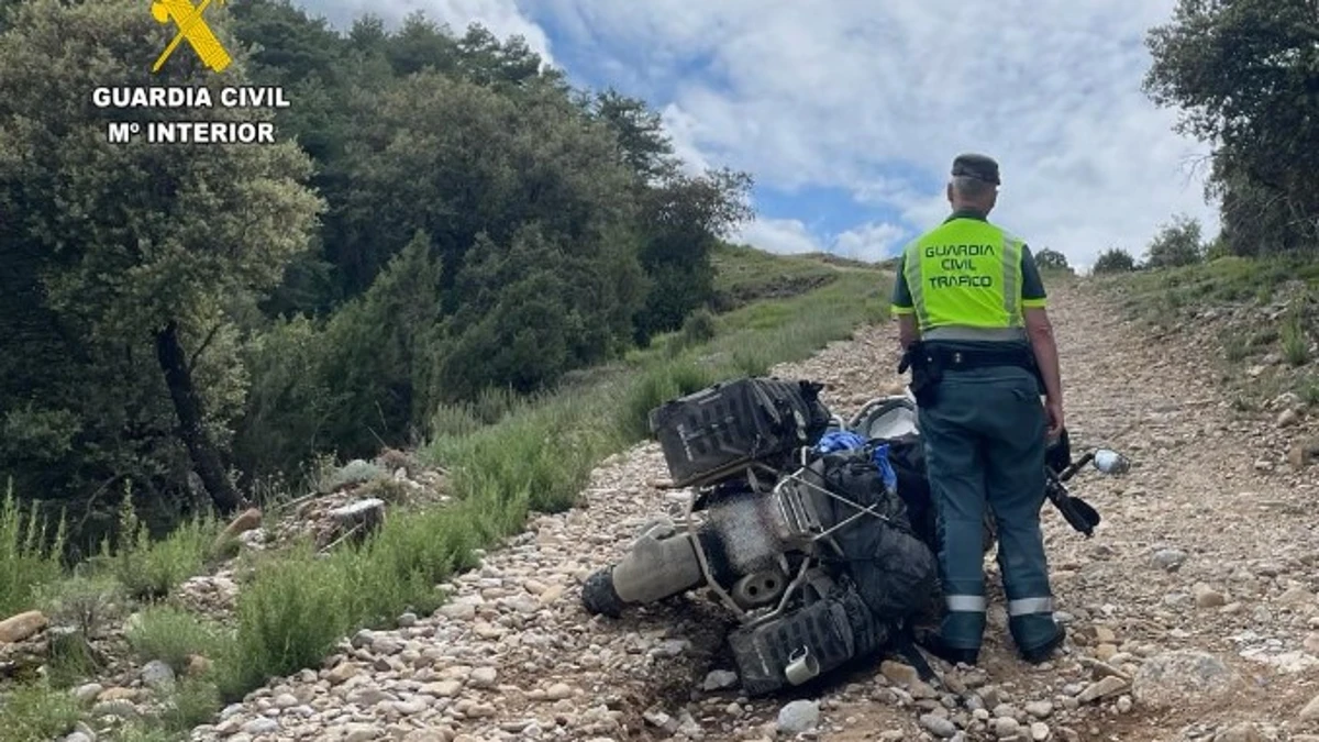 Ciudadano francés herido grave al volcar su moto en una carretera de Huesca