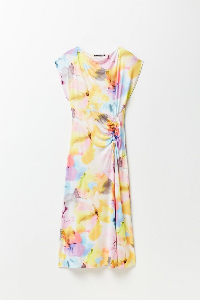 Vestido colorido.