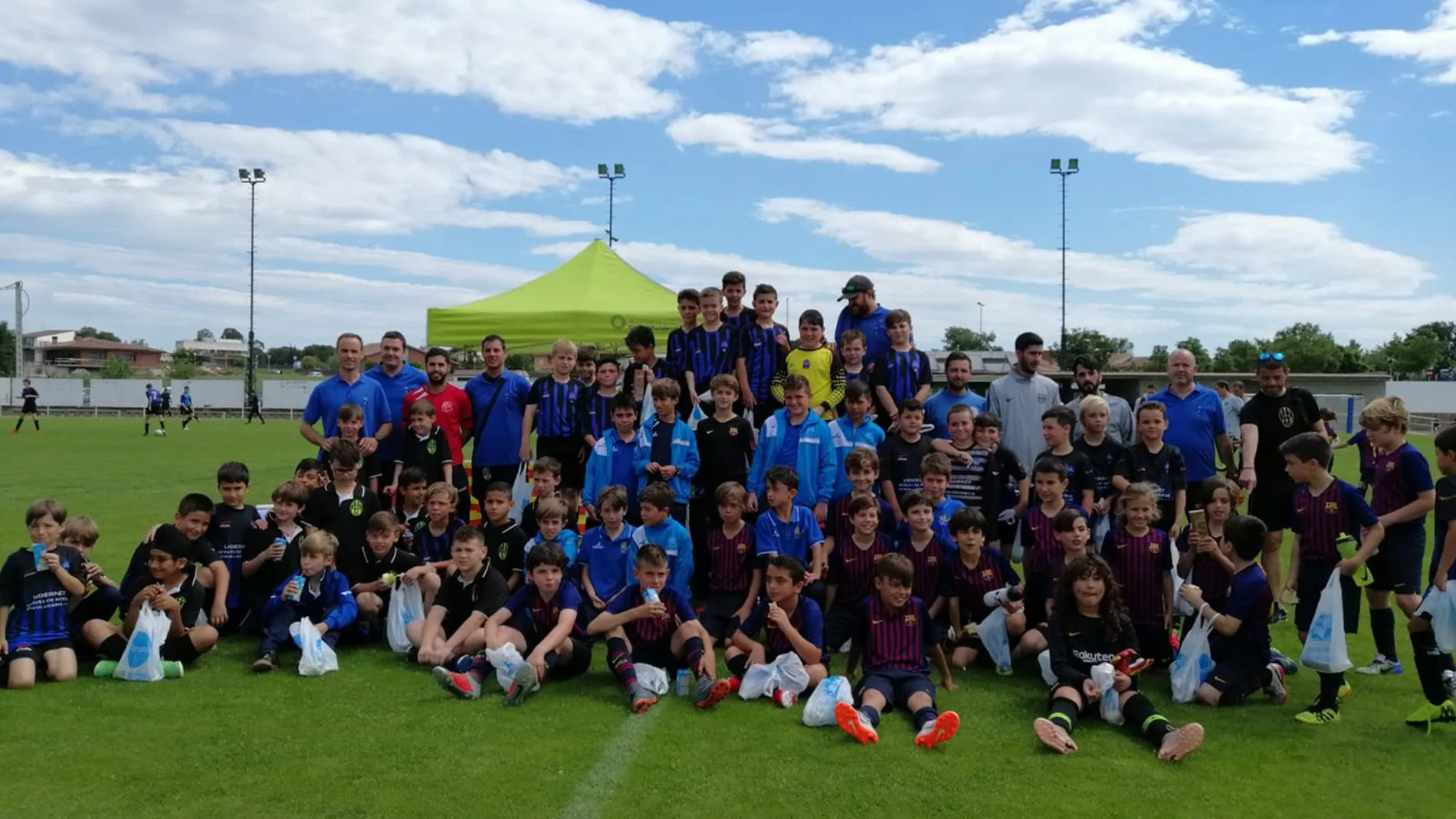 El Futbol Base Vilobí organiza este sábado su XII torneo solidario