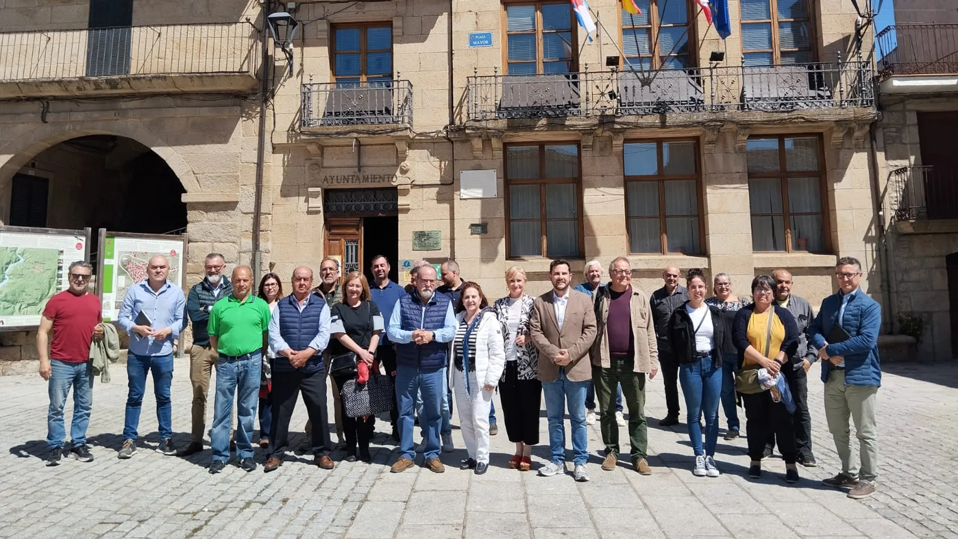 El vicepresidente de la Diputación de Zamora, Víctor López de la Parte, se reúne con representantes del sector turístico