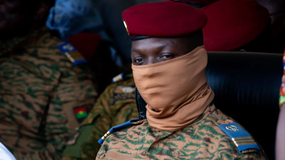 Ofensiva terrorista en Mali y Burkina Faso, las juntas militares prolongan su mandato