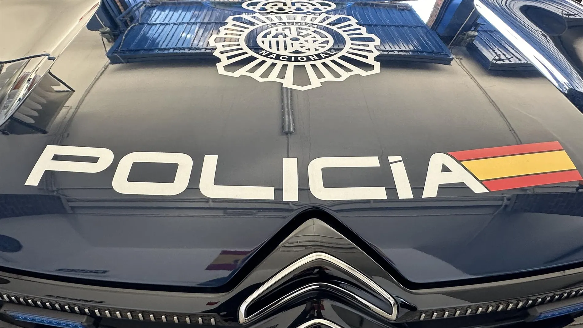Tres detenidos en Ribeira (A Coruña) por tráfico de drogas, después de tratar de huir y embestir a un coche policial