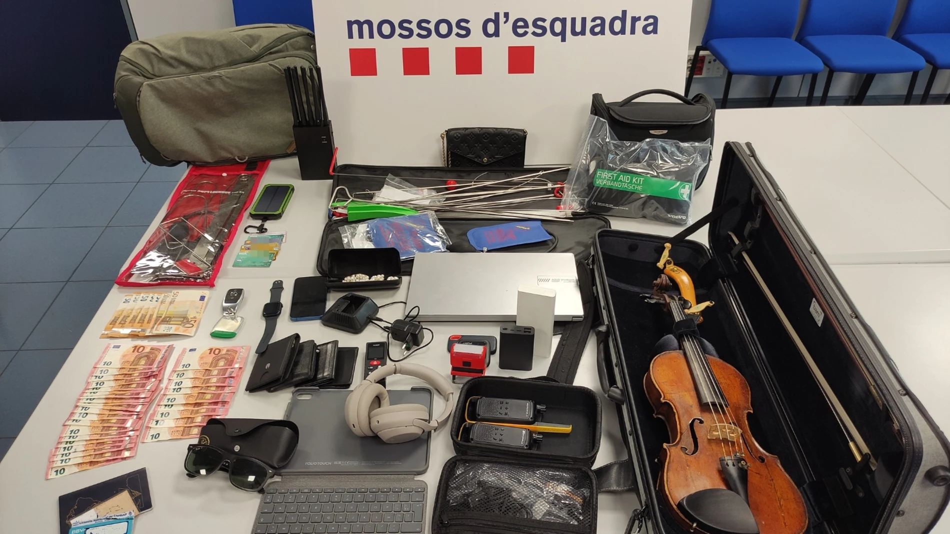 Los Mossos recuperan un violín robado, valorado en 22.000 euros