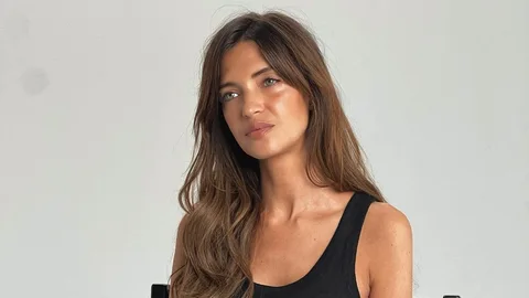 Sara Carbonero con vaqueros de Zara.
