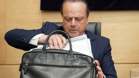 Mario Amilivia, presidente del Consejo de Cuentas de Castilla y León, antes de comparecer en las Cortes