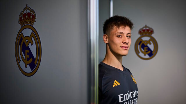 Entrevista con Arda Güler durante el Open Media Day posterior al entrenamiento de los jugadores Del Real Madri
