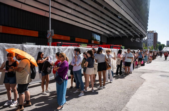 Colas, bajo un intenso calor, para los conciertos de Taylor Swift 