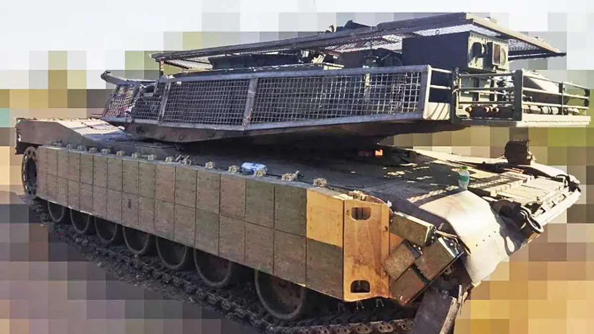 El motivo por el que Ucrania ha instalado esta “jaula” en los tanques Abrams que le entregó EEUU