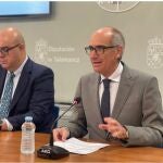 Javier Iglesias junto al diputado Carlos Sierra García